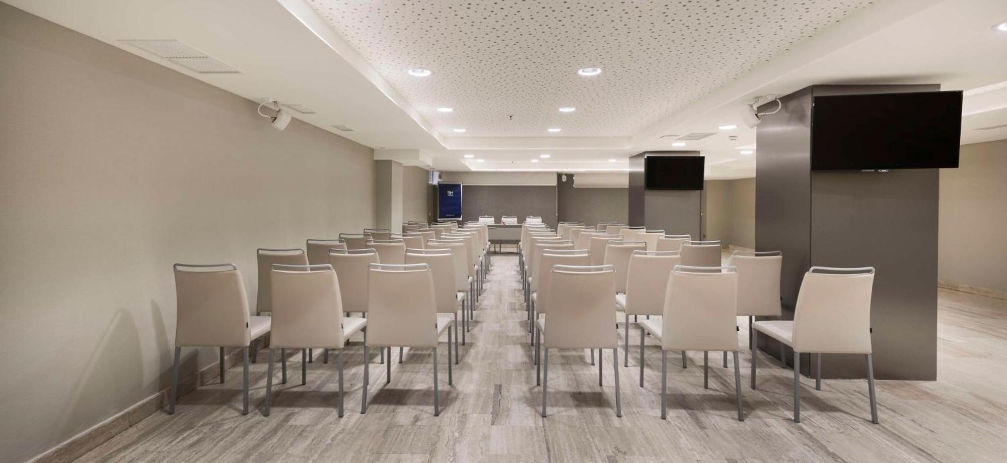 Отель Nh Madrid Zurbano Экстерьер фото